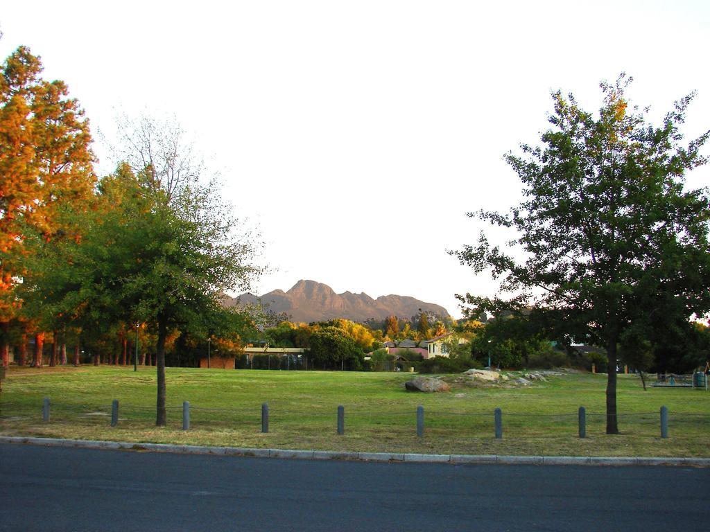 Eikepark Self Catering Leilighet Stellenbosch Eksteriør bilde